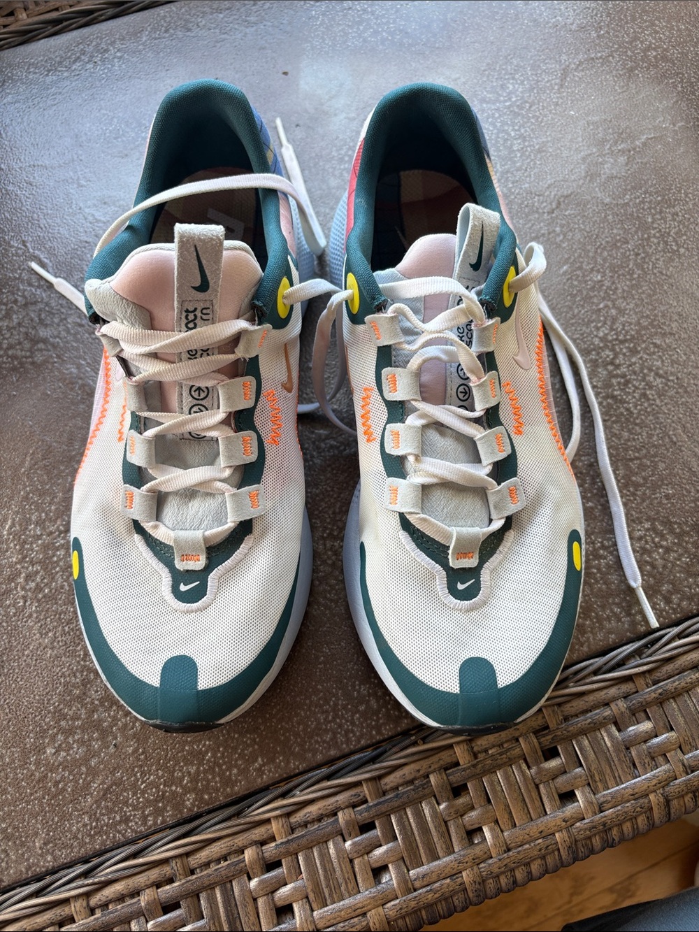 Nike Women's  React Escape Run Dh2512-100 Running Shoes; Sz: 9; Excellent